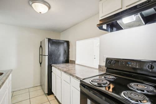 Grand Oaks Apartments property photo 6