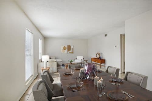 Grand Oaks Apartments property photo 4